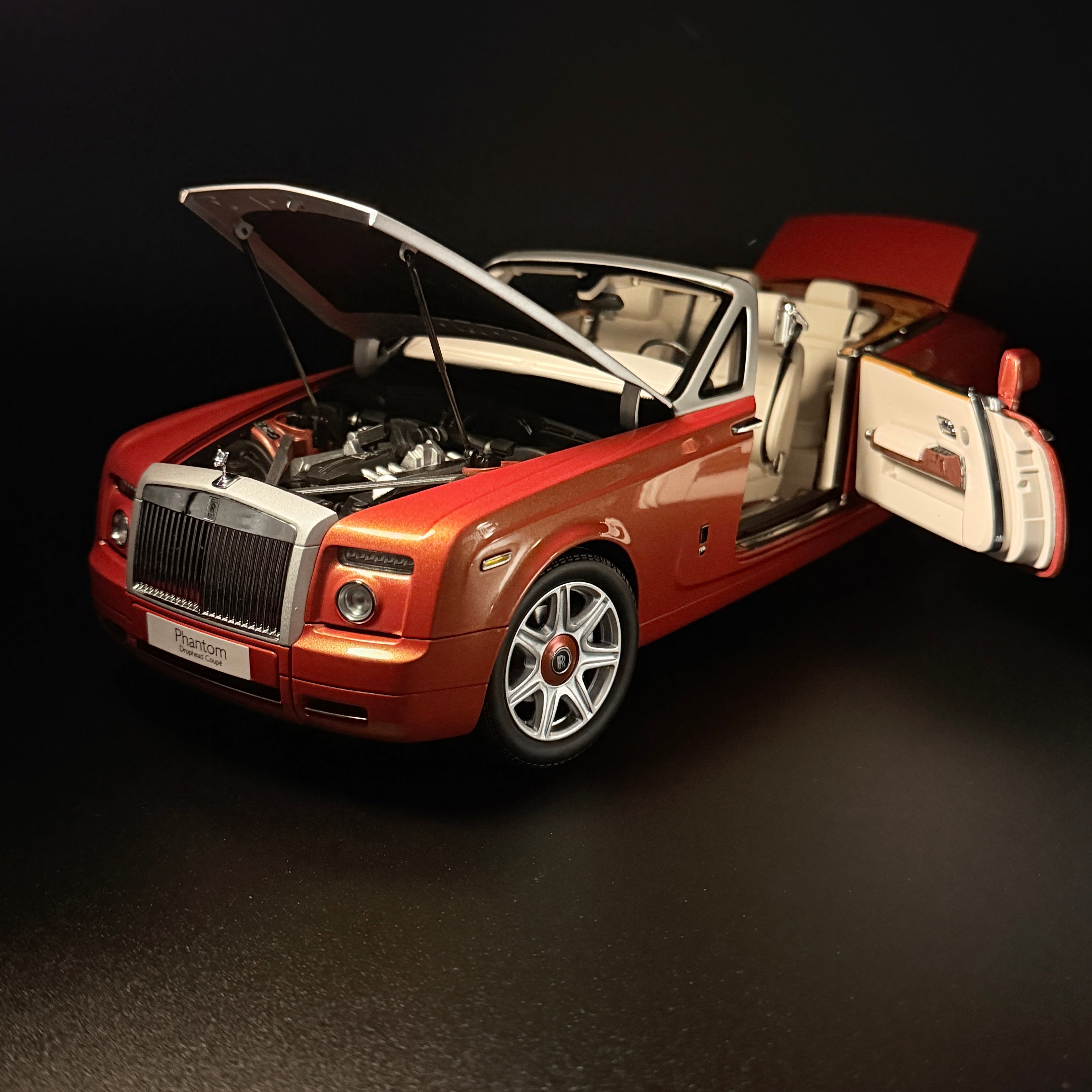 Rolls-Royce Phantom Drophead Coupé – Orange Metallic Maßstab 1:18 von KYOSHO