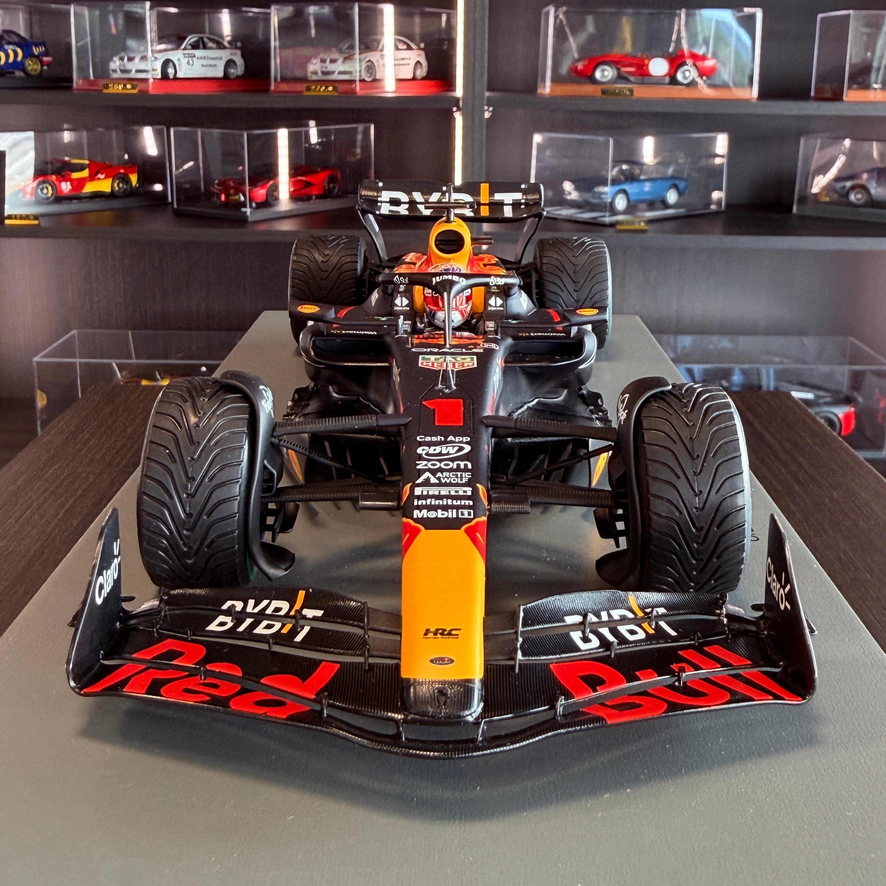 Oracle Red Bull Racing RB19 Winner Dutch GP 2023 Max Verstappen 1:18 Spark