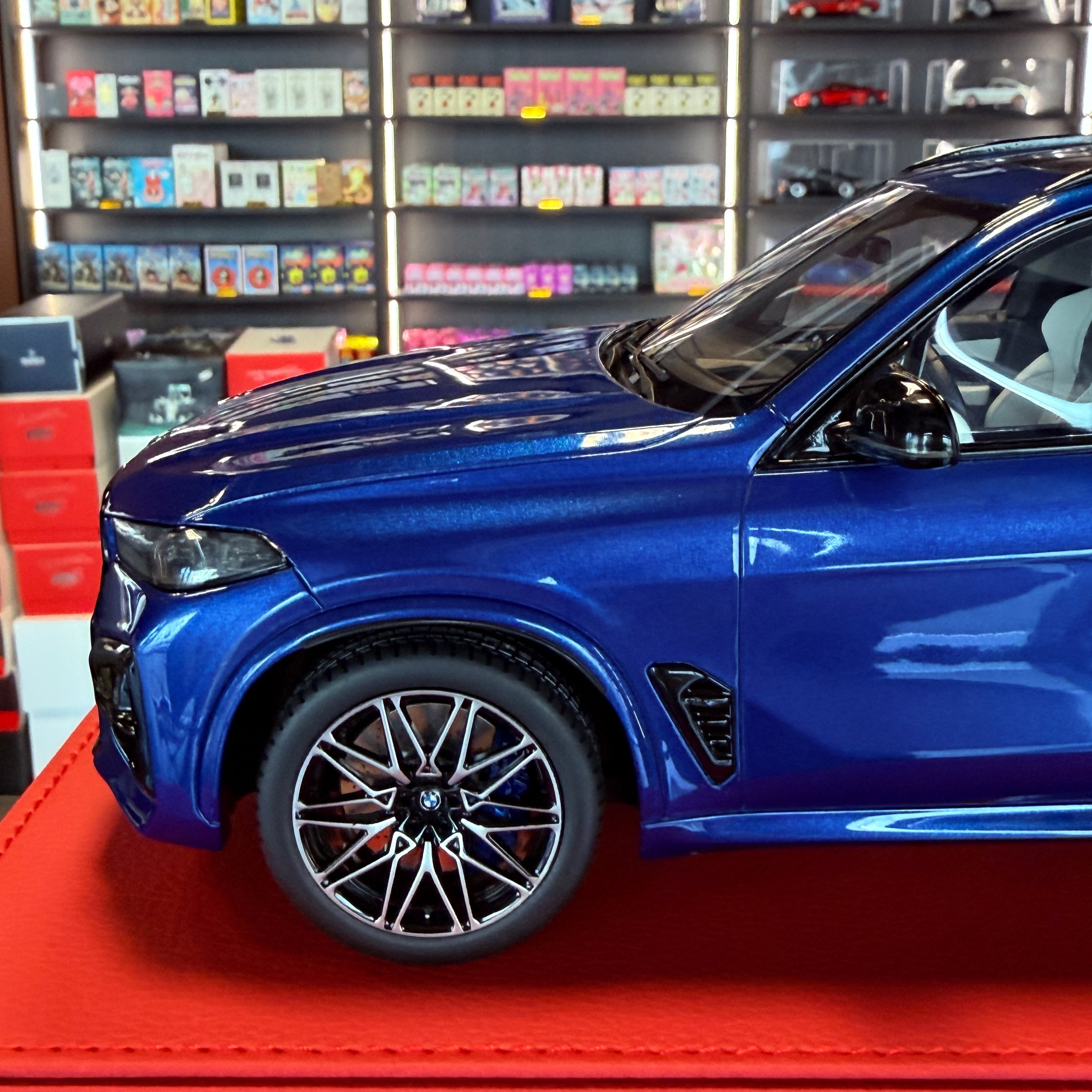 BMW X5 M Competition 1:18 od GT Spirit