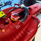 Ferrari F1-75 Grand Prix de Bahreïn 2022 Carlos Sainz 2e place échelle 1:18 Poliform par BBR Models