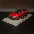 BBR 1/18 Alfa Romeo Giulia GTA Modellauto - Rosso GTA Bremsen Gold