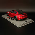BBR 1/18 Alfa Romeo Giulia GTA Modellauto - Rosso GTA Bremsen Gold