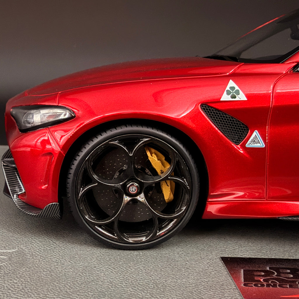 BBR 1/18 Alfa Romeo Giulia GTA Modellauto - Rosso GTA Bremsen Gold
