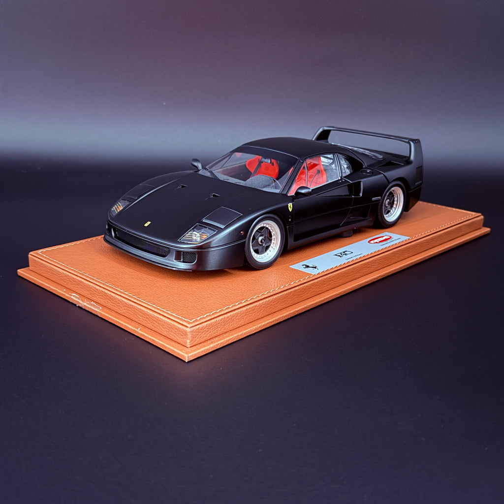 Ferrari F40 Mattschwarz Rote Sitze Schneereifen 1/18 BBR BBRKS008 Ed. 54Stk.