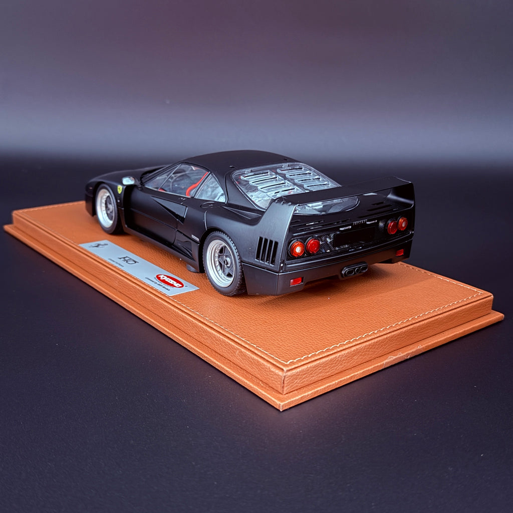 Ferrari F40 Mattschwarz Rote Sitze Schneereifen 1/18 BBR BBRKS008 Ed. 54Stk.