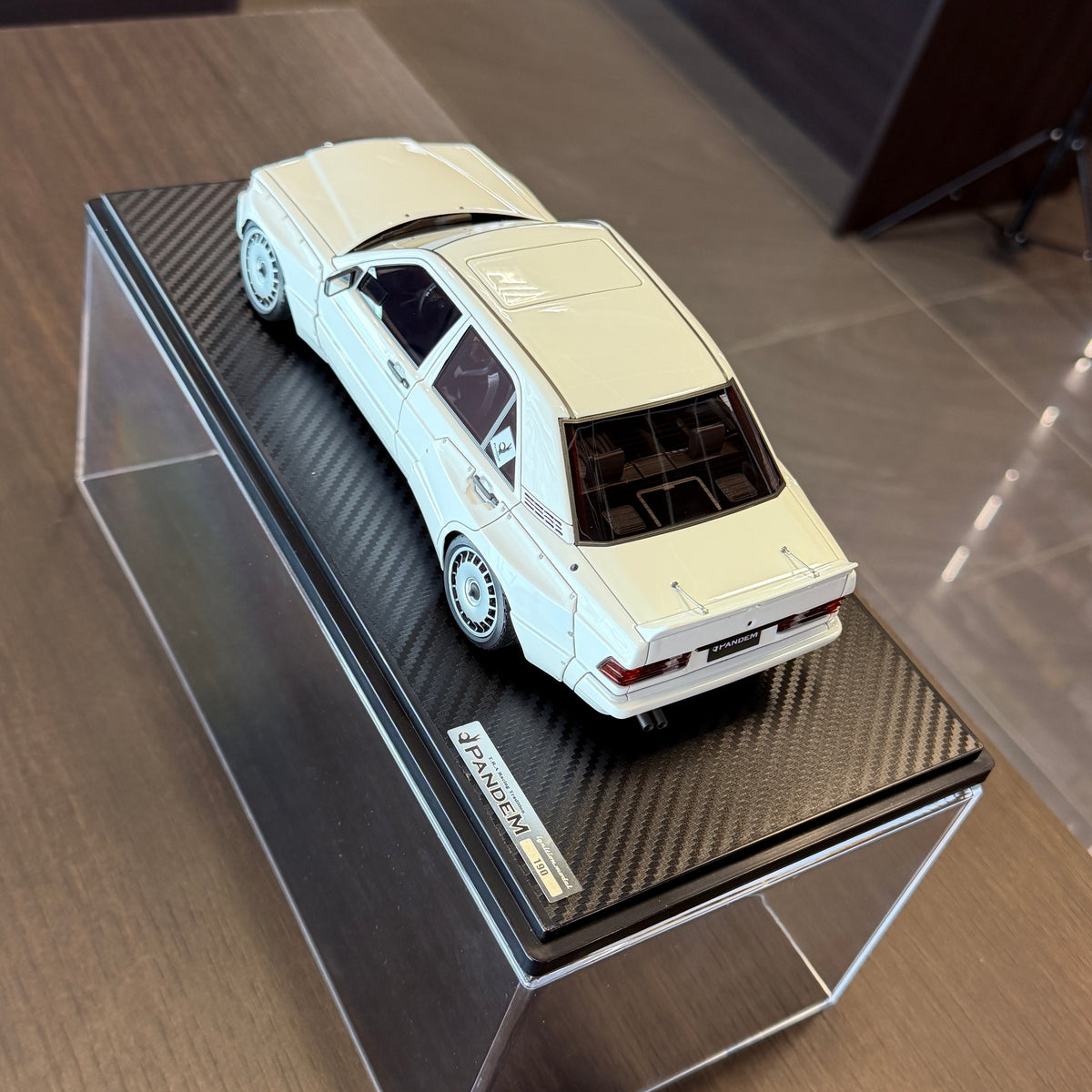 Mercedes-Benz 190 PANDEM White 1:18 by Ignition Model – wheel and wide-body detail