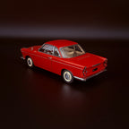 BMW 700 Sport Coupé – Spanisch Rot 1:18 Maßstab von AUTOart Millennium