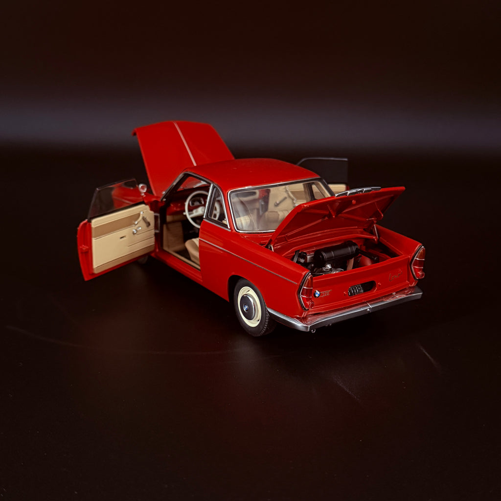 BMW 700 Sport Coupé – Spanisch Rot 1:18 Maßstab von AUTOart Millennium