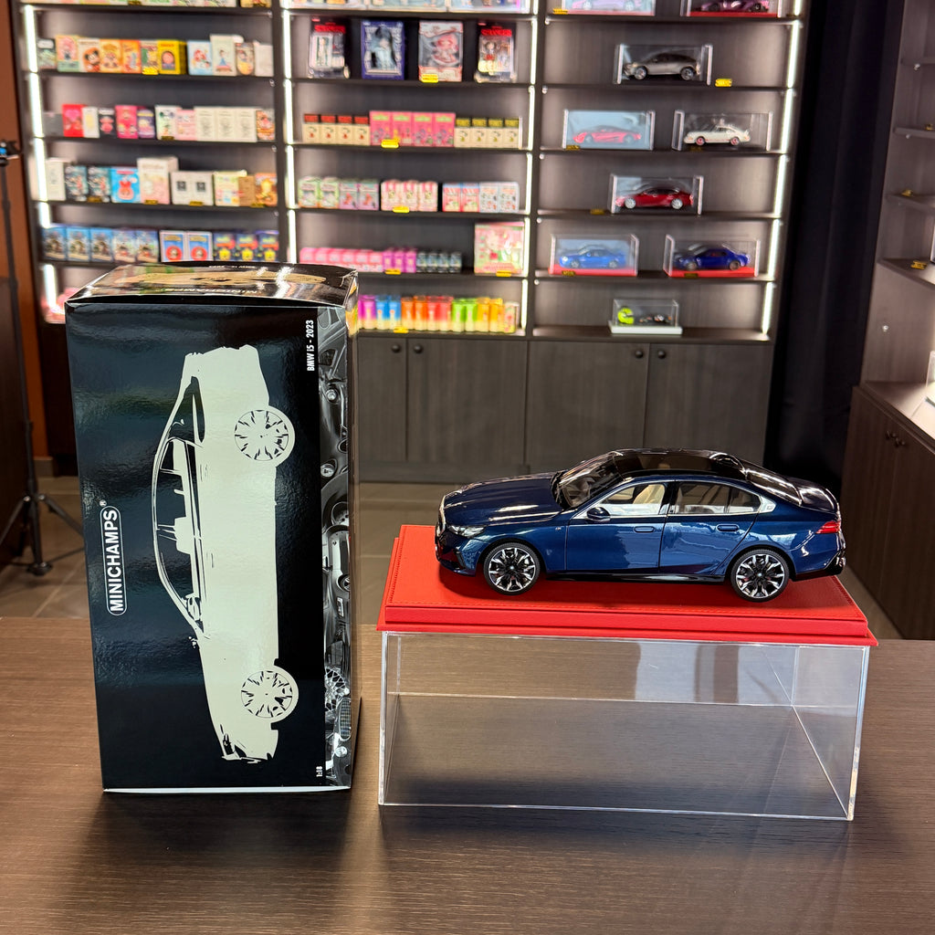 Minichamps BMW i5 2023 Blue Metallic 1:18 with opening bonnet doors and boot