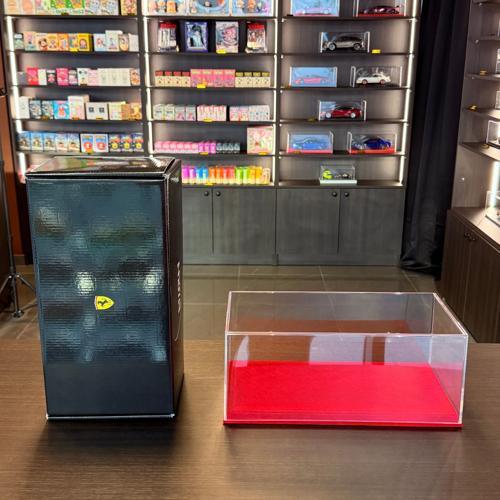 BBR 1:18 display case with red Alcantara base – alternate view