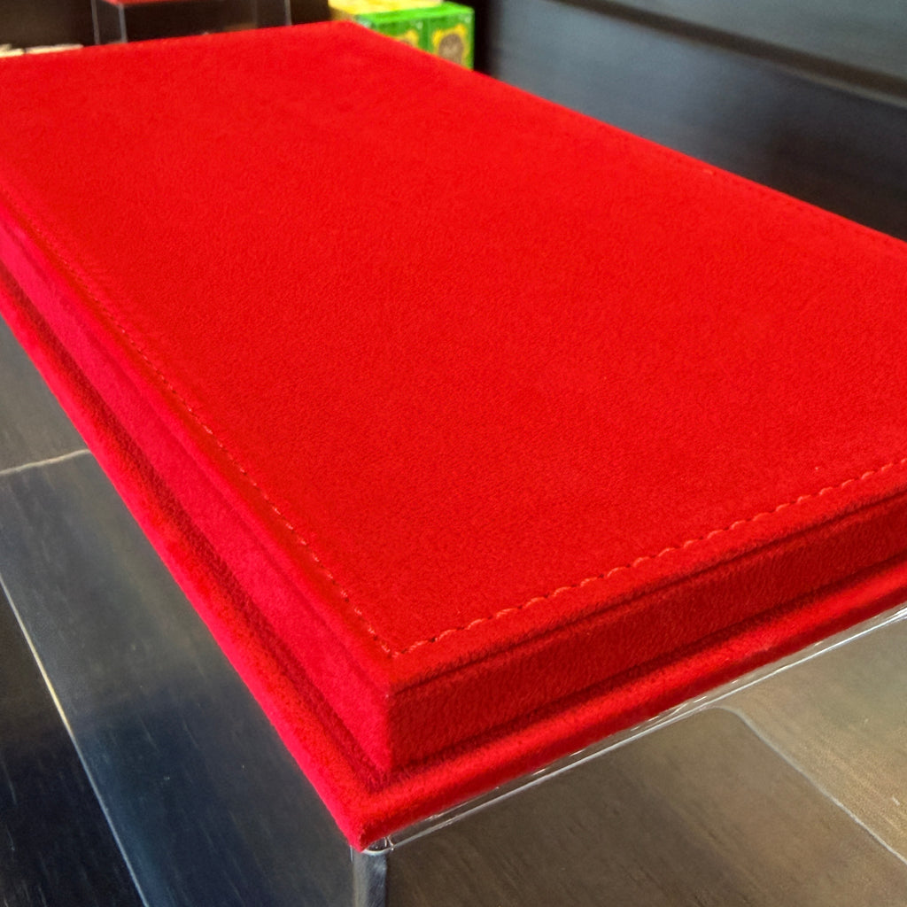 BBR display case for 1:18 scale models with red Alcantara base – three-quarter view