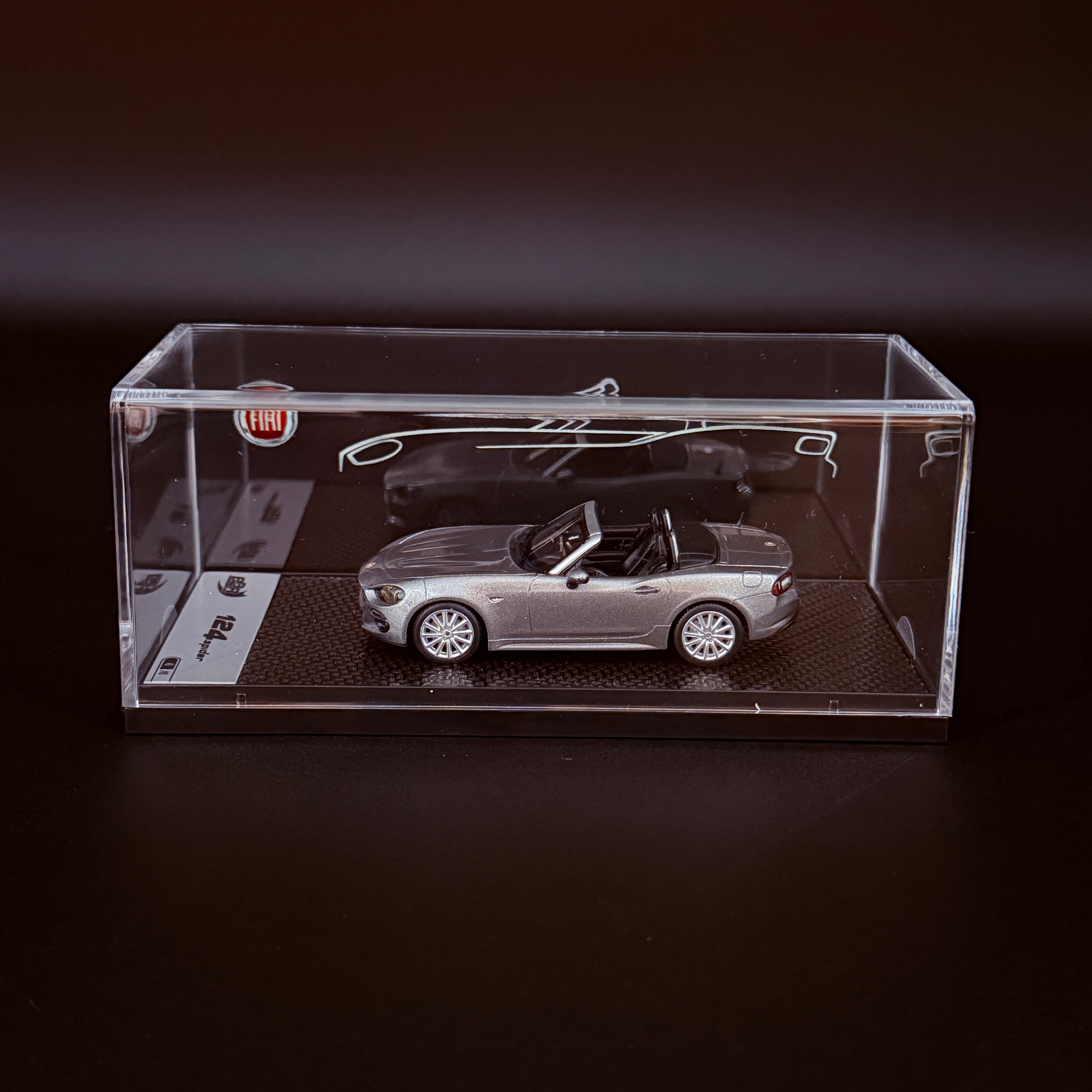 Fiat 124 Spider – Grigio Argento Limited Edition (6 St.) Maßstab 1:43 von BBR Models