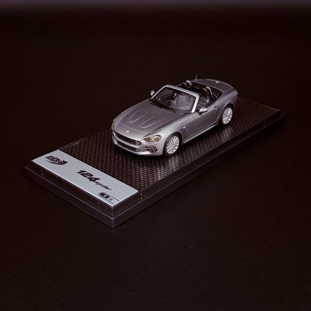 Fiat 124 Spider – Grigio Argento Limited Edition (6 St.) Maßstab 1:43 von BBR Models