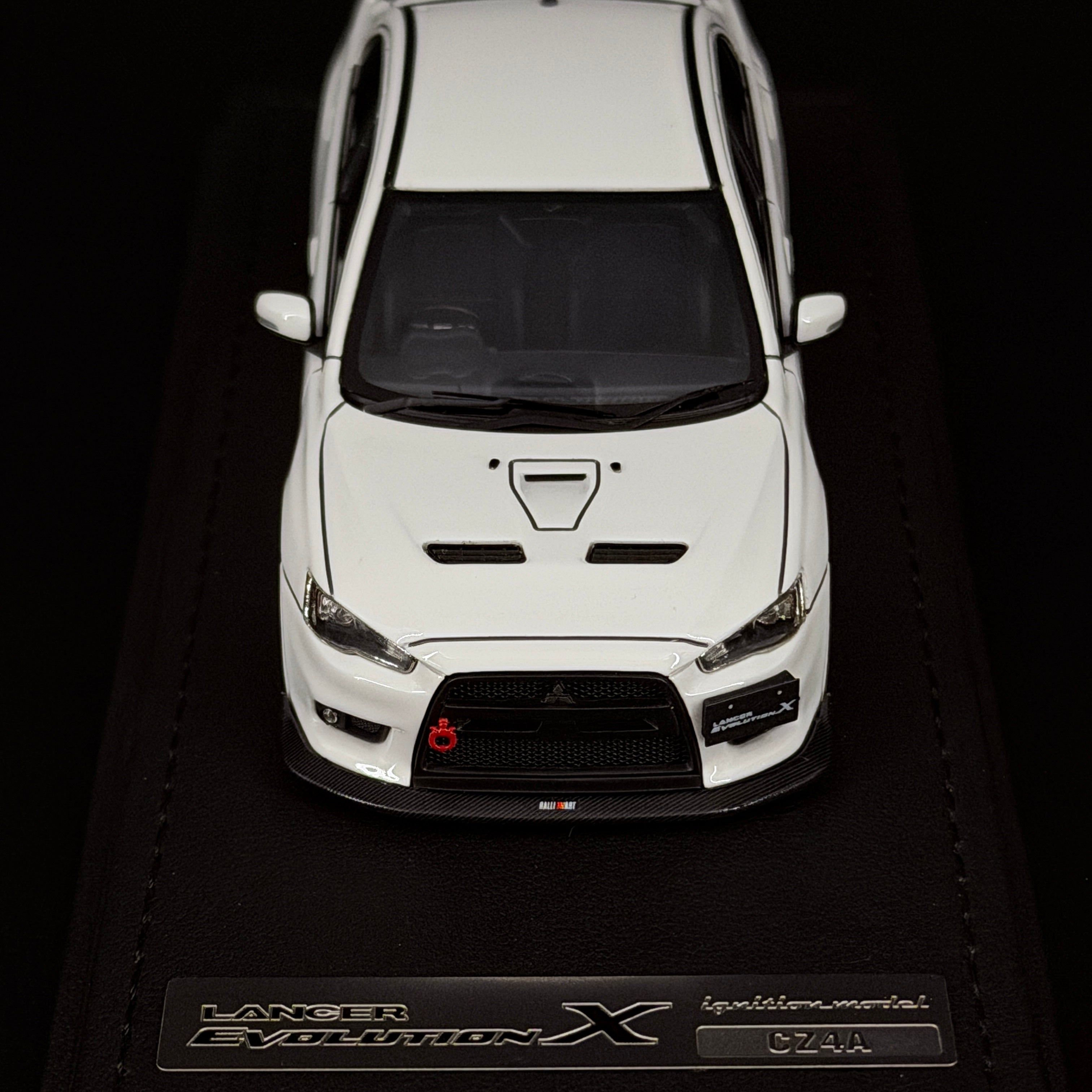 Mitsubishi Lancer Evolution X (CZ4A) Weiß mit Motor – Web Limited Edition 1:43
