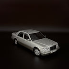 Mercedes-Benz E-Klasse E320 Limousine 1995 – Maßstab 1:18 von AUTOart