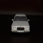Mercedes-Benz E-Klasse E320 Limousine 1995 – Maßstab 1:18 von AUTOart