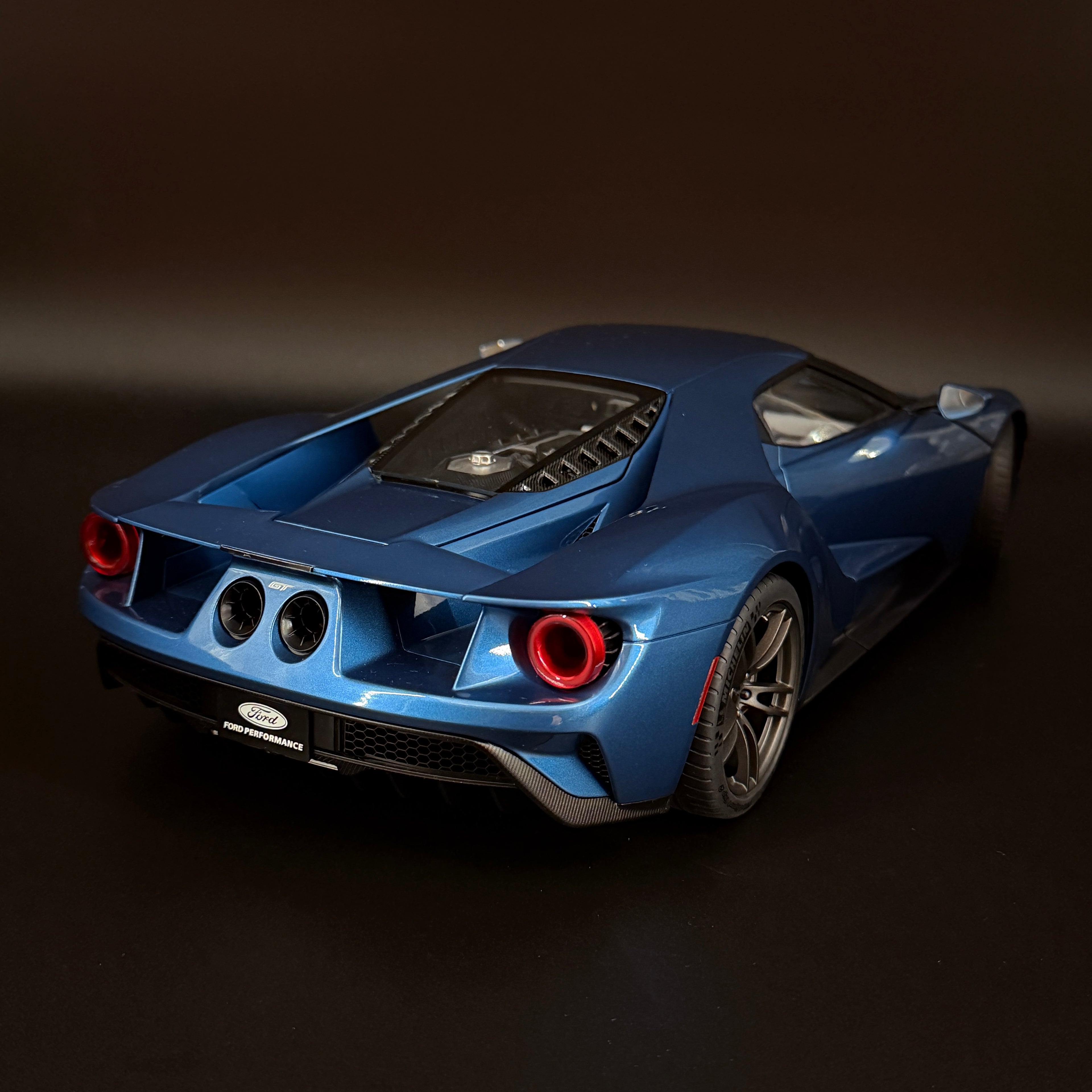 Ford GT 2017 – Liquid Blue Maßstab 1:12 von AUTOart