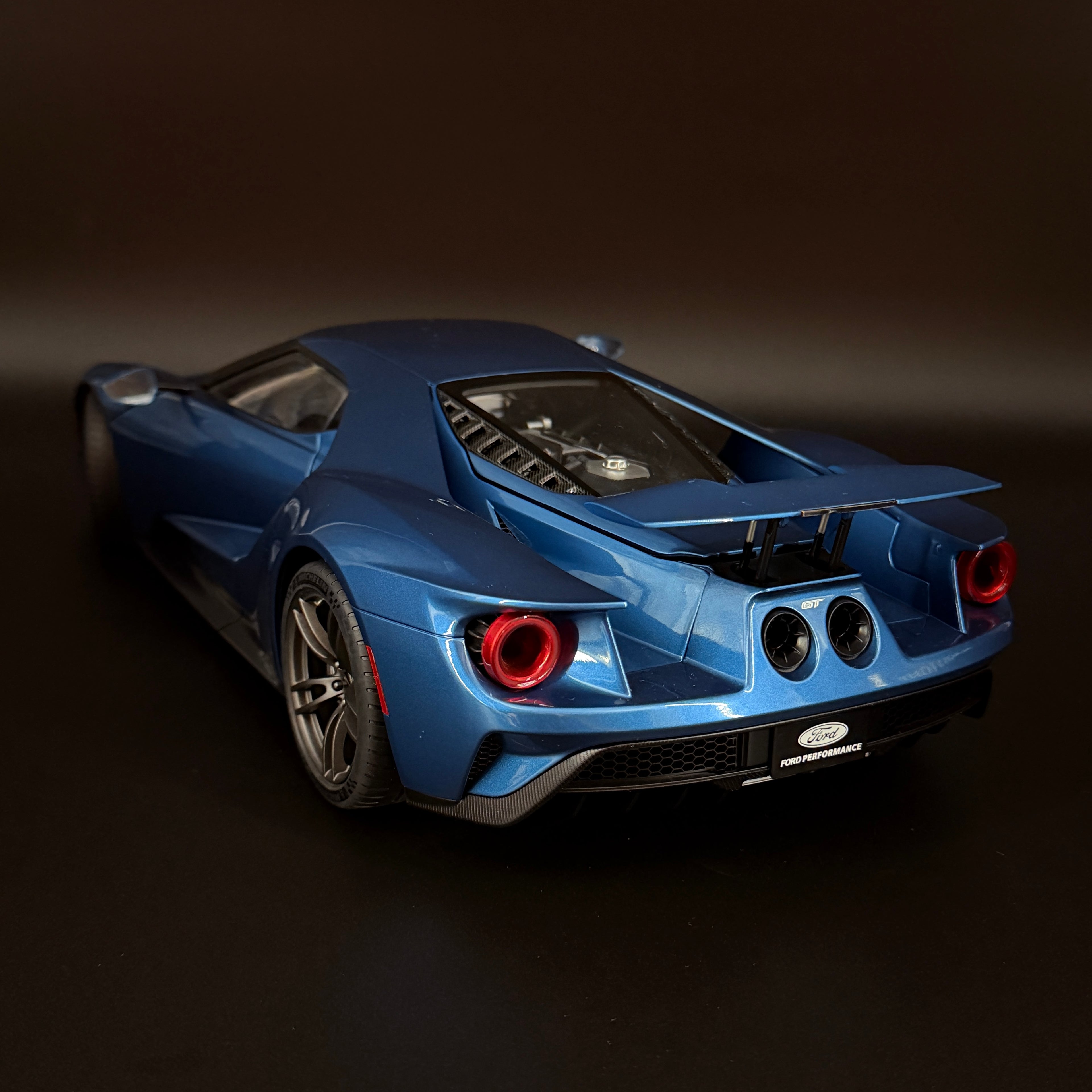 Ford GT 2017 – Liquid Blue Maßstab 1:12 von AUTOart