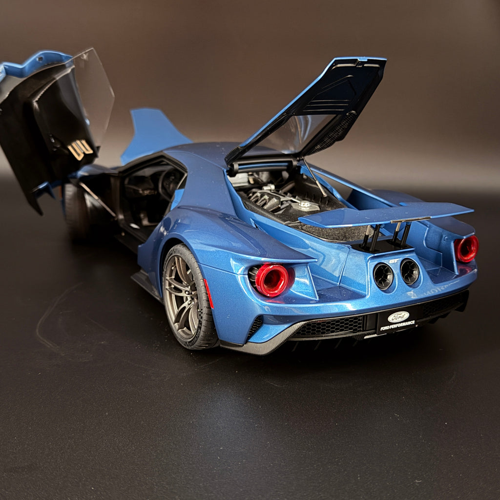 Ford GT 2017 – Liquid Blue Maßstab 1:12 von AUTOart