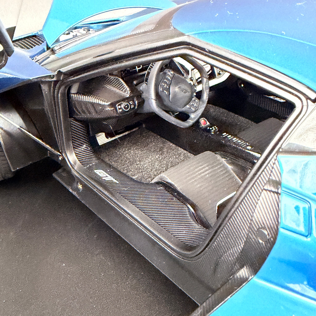 Ford GT 2017 – Liquid Blue Maßstab 1:12 von AUTOart