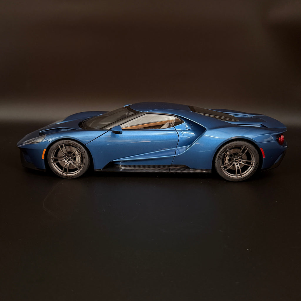 Ford GT 2017 – Liquid Blue Maßstab 1:12 von AUTOart