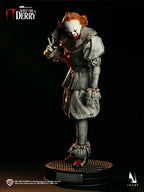 IT: Welcome to Derry – 1. řada – Pennywise 1:6 sběratelská figurka