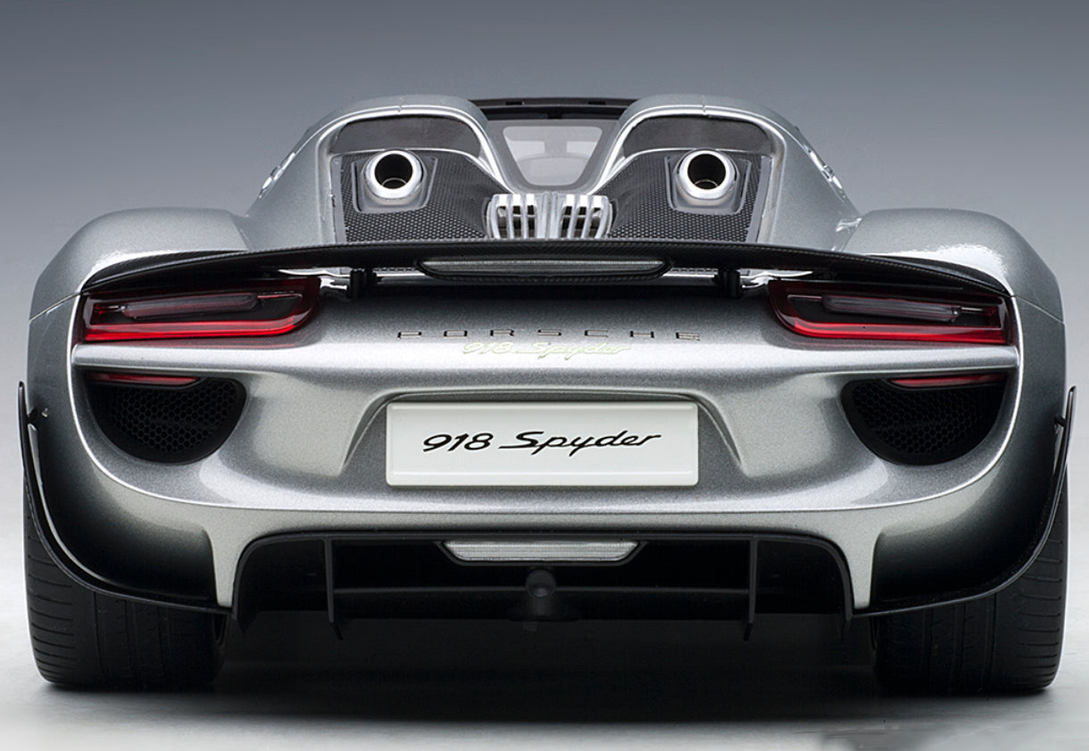 Porsche 918 Spyder 2013 – Silber Maßstab 1:12 von AUTOart