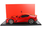 Modellauto BBR Models 1/12 Ferrari 812 Competizione Yellow Stripe Rosso Corsa 322