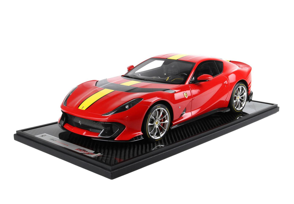 Modellauto BBR Models 1/12 Ferrari 812 Competizione Yellow Stripe Rosso Corsa 322
