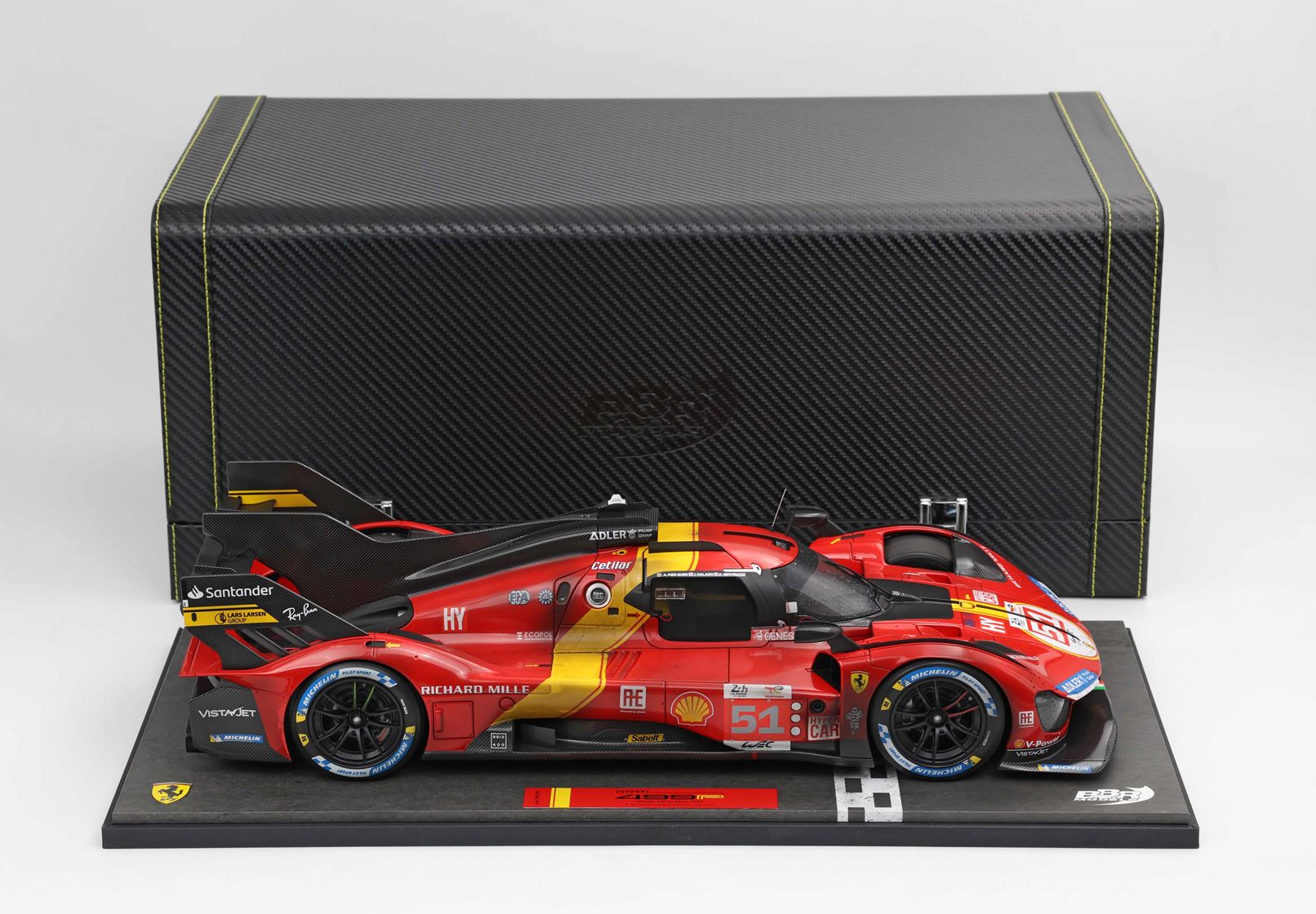 Ferrari 499P #51 Ganador 24 Horas de Le Mans 2023 – Acabado Desgastado Fin de Carrera – Pier Guidi, Calado & Giovinazzi – Escala 1:12 (Edición Limitada 299 pzas) de BBR Models