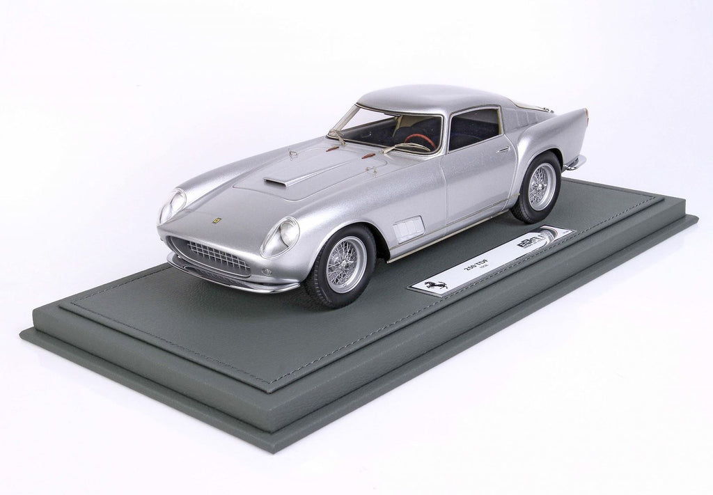 Ferrari 250 TDF 1958 Faro Carenato Gris Metalizado – Coche a Escala 1:18 con Vitrina (Edición Limitada de 48 unidades) de BBR Models