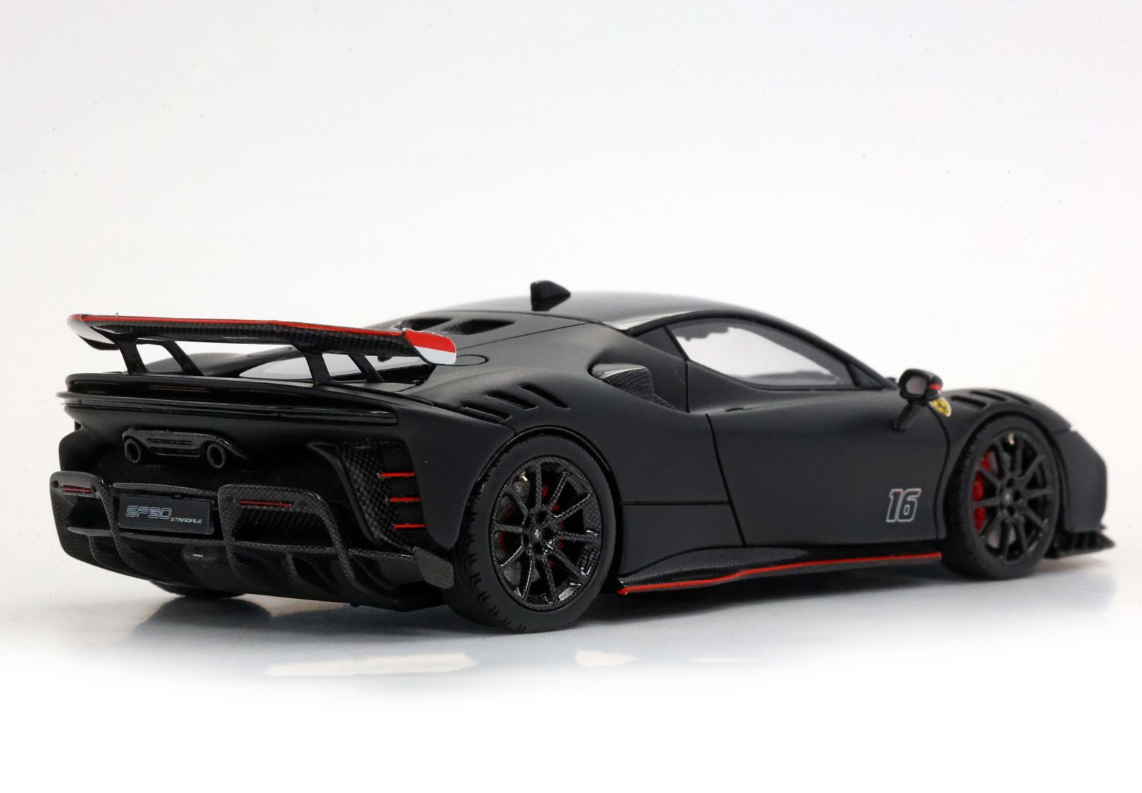Modellauto BBR Models 1/43 Ferrari SF90 XX Stradale C. Leclerc #16 Matt Schwarz Limited Edition