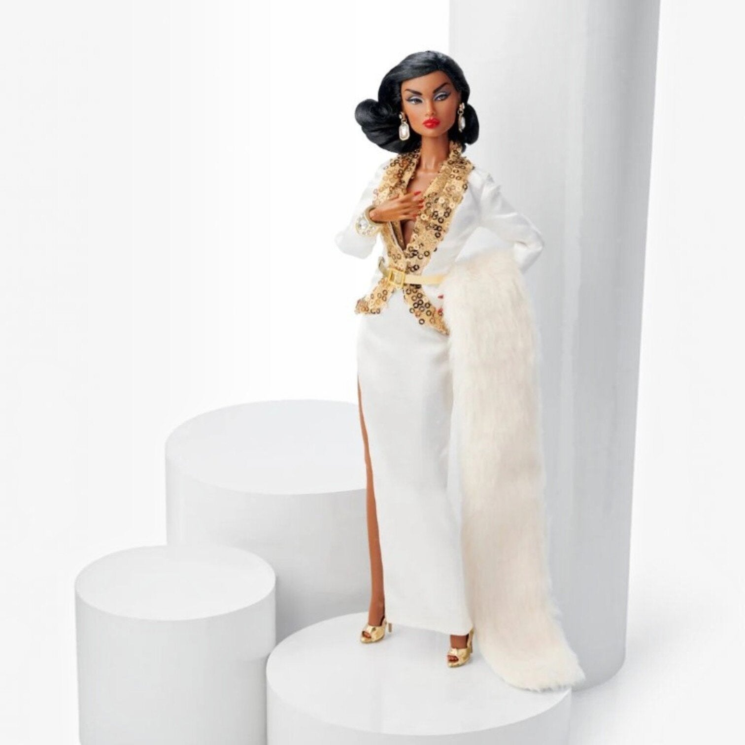 The East 59th Collection: Stay Tuned Event: Della Roux Dressed Doll 2022