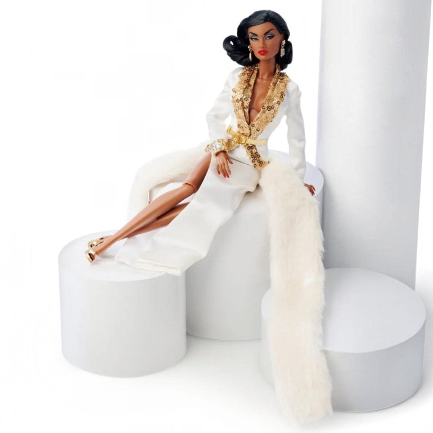 The East 59th Collection: Stay Tuned Event: Della Roux Dressed Doll 2022