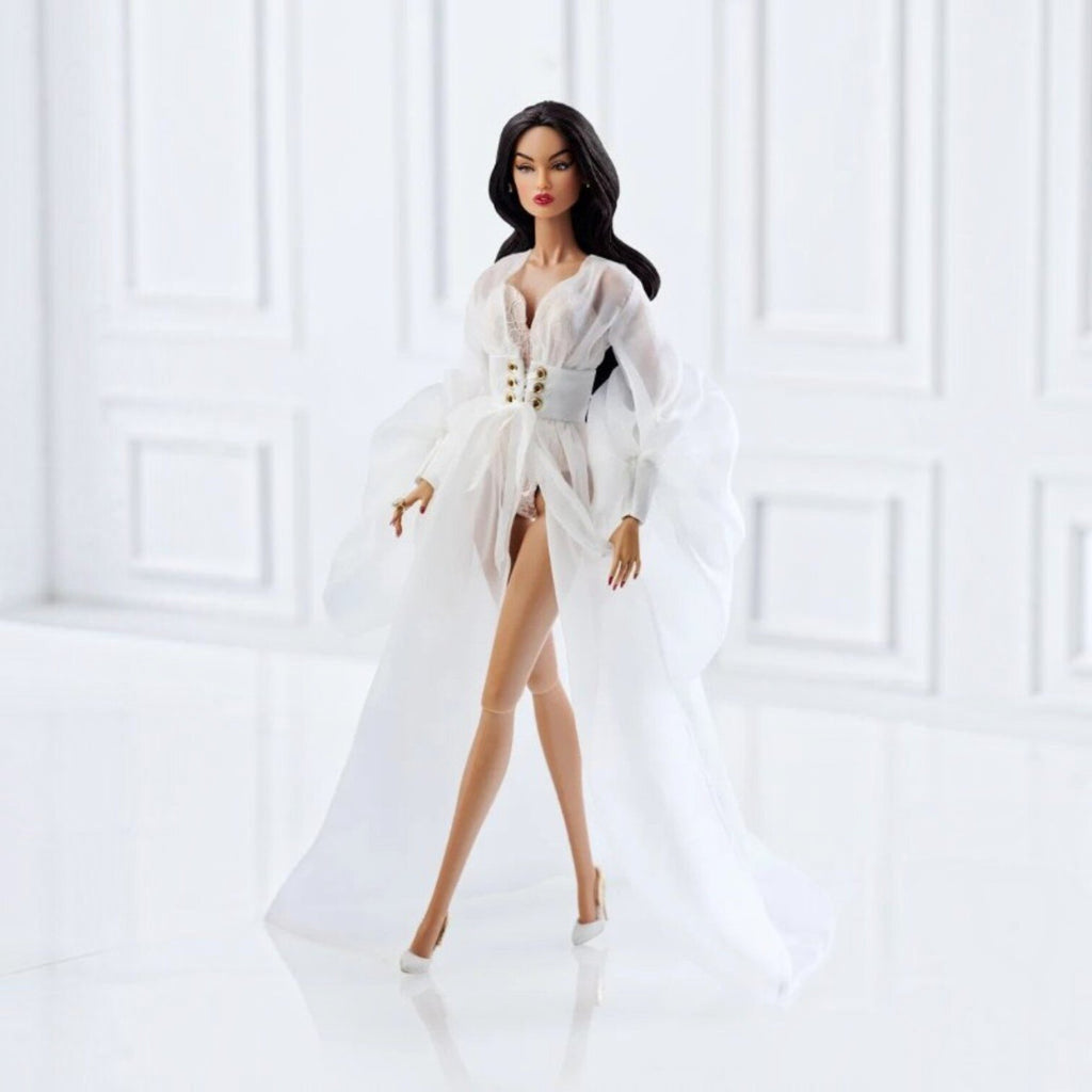 The Fashion Royalty: Isabella Alves Dawn in Blossom Nahaufnahme-Puppe 2023
