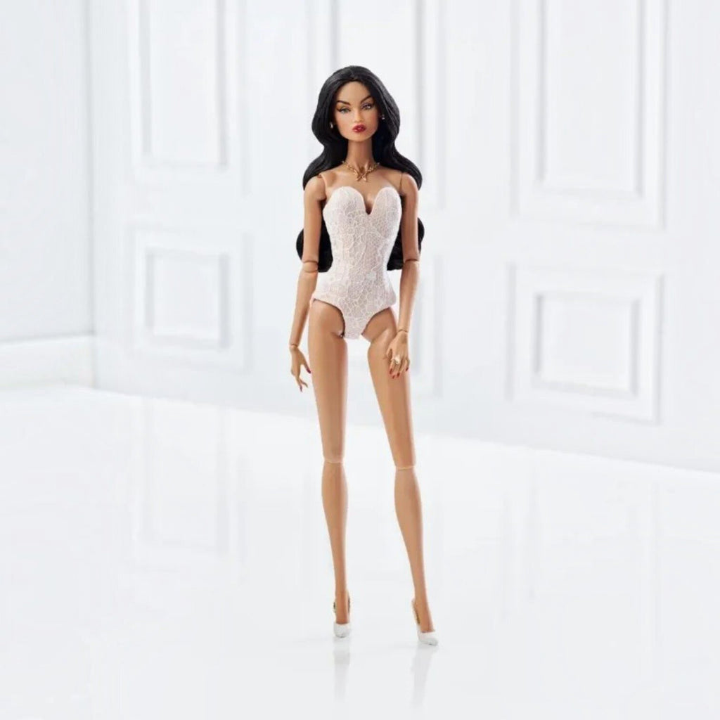 The Fashion Royalty: Isabella Alves Dawn in Blossom Nahaufnahme-Puppe 2023