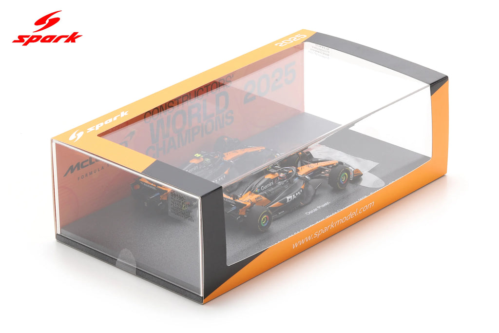 McLaren MCL39 #4 и #81 Формула 1 шампион на конструкторите за 2025 г. – Ландо Норис и Оскар Пиастри
