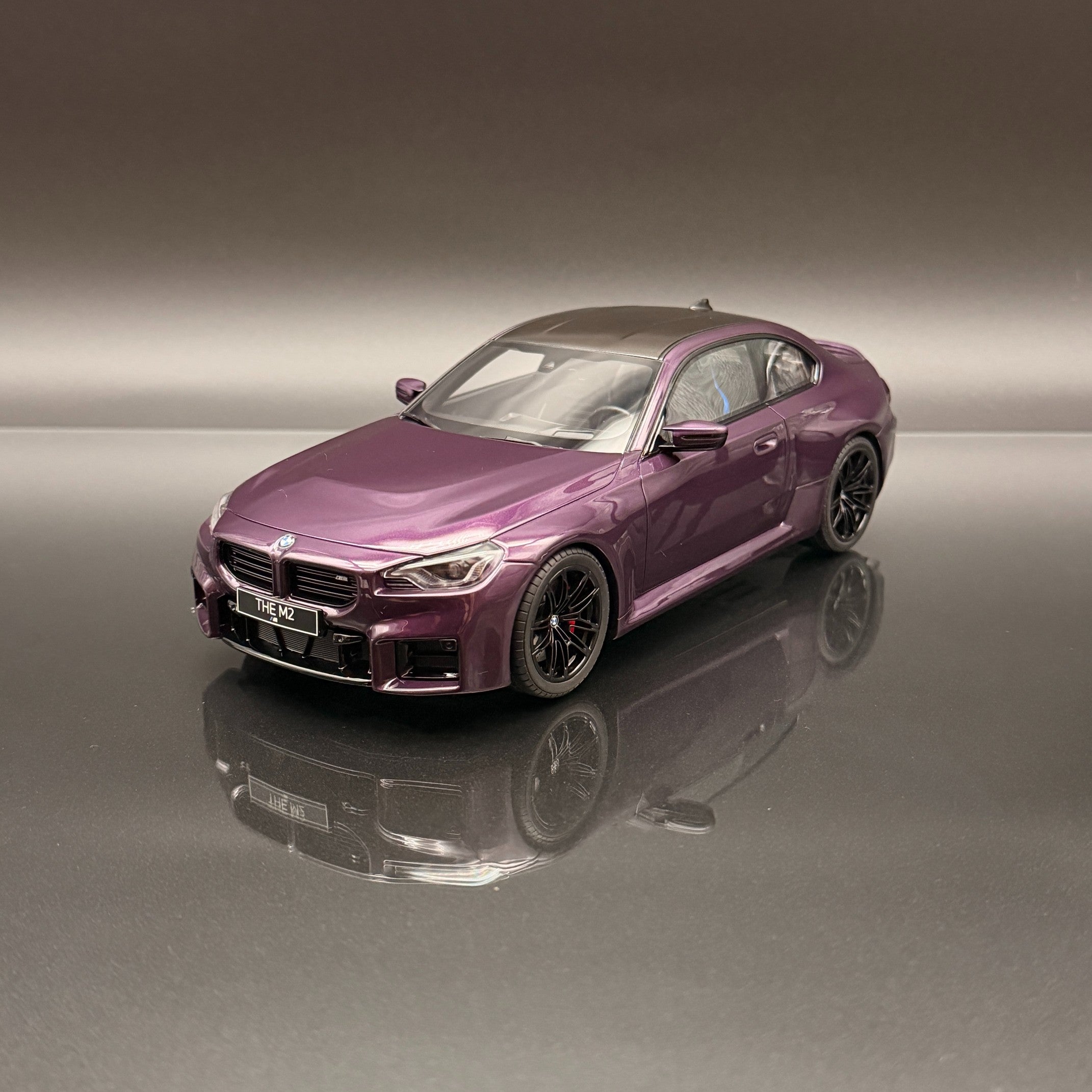 BMW M2 G87 Coupe 2023 – Twilight Purple Metallic – Premium 1:18 Scale Collectible by GT Spirit