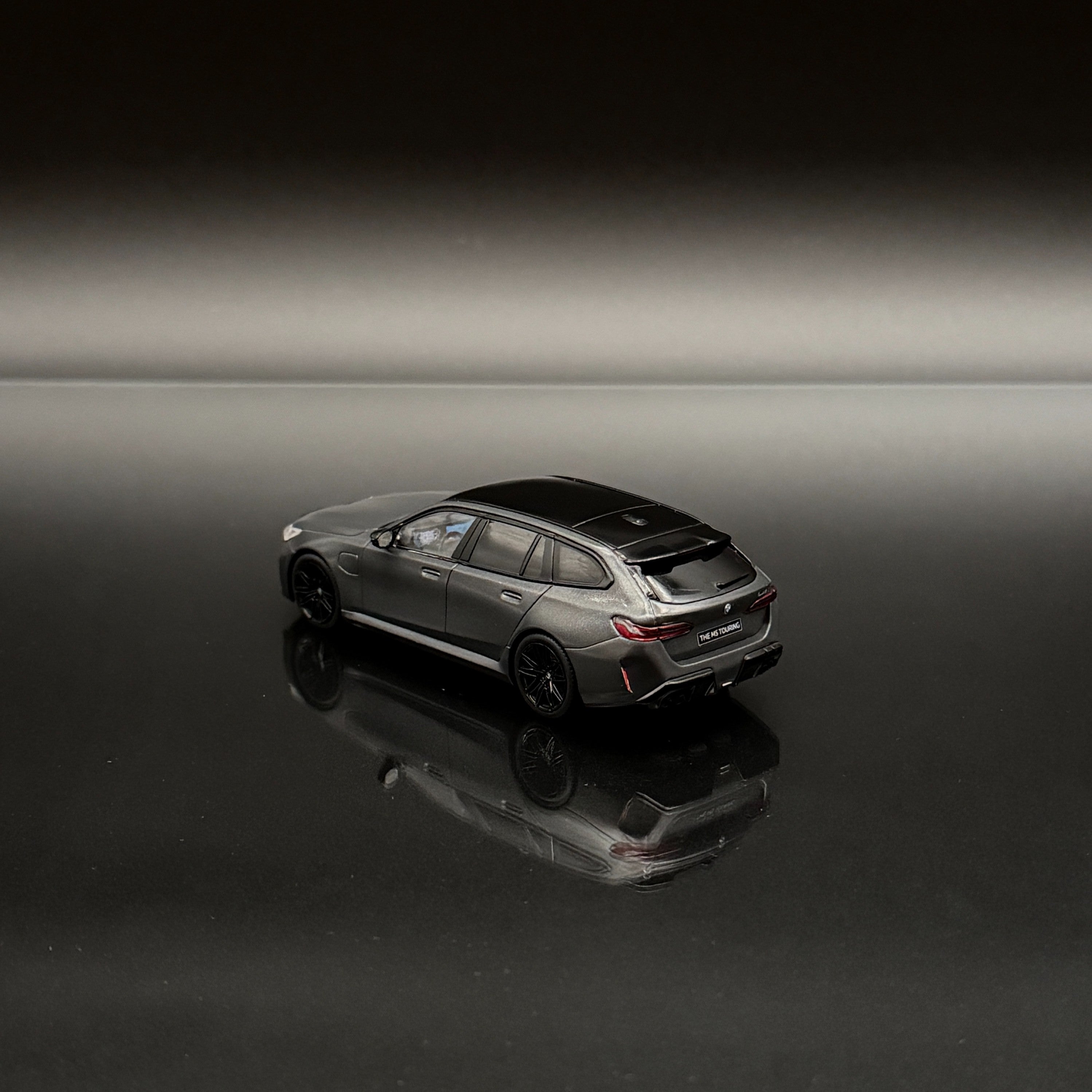 BMW M5 Touring 2024 Frozen Deep Grey 1:43 Solido Premium Model Car