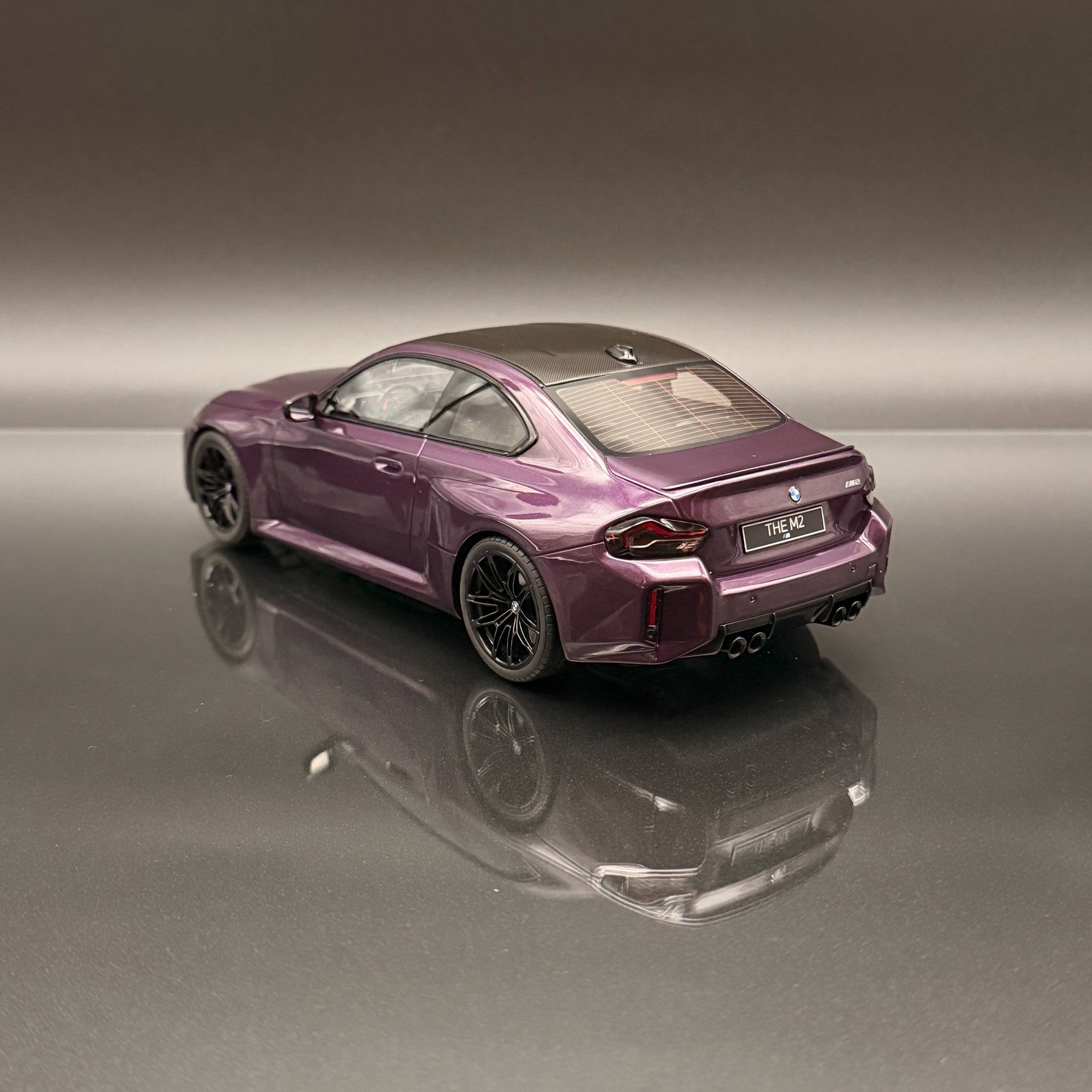 BMW M2 G87 Coupé 2023 – Violet Crépuscule Métallisé – Modèle de collection haut de gamme à l'échelle 1:18 par GT Spirit