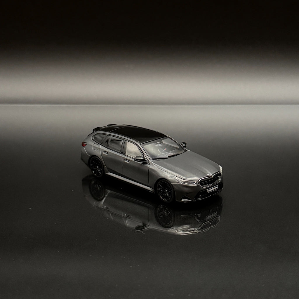 BMW M5 Touring 2024 Frozen Deep Grey 1:43 Solido Premium Model Car