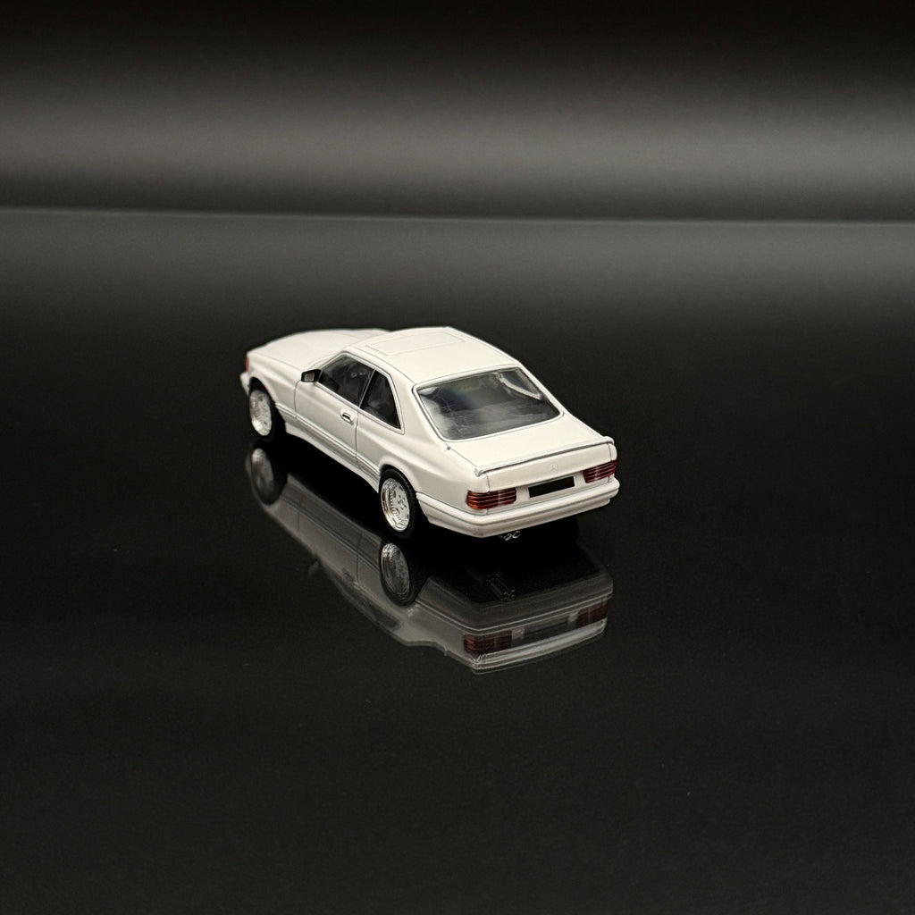 梅赛德斯-奔驰 560 SEC AMG 宽体 1990 经典白 1:43 豪华模型车