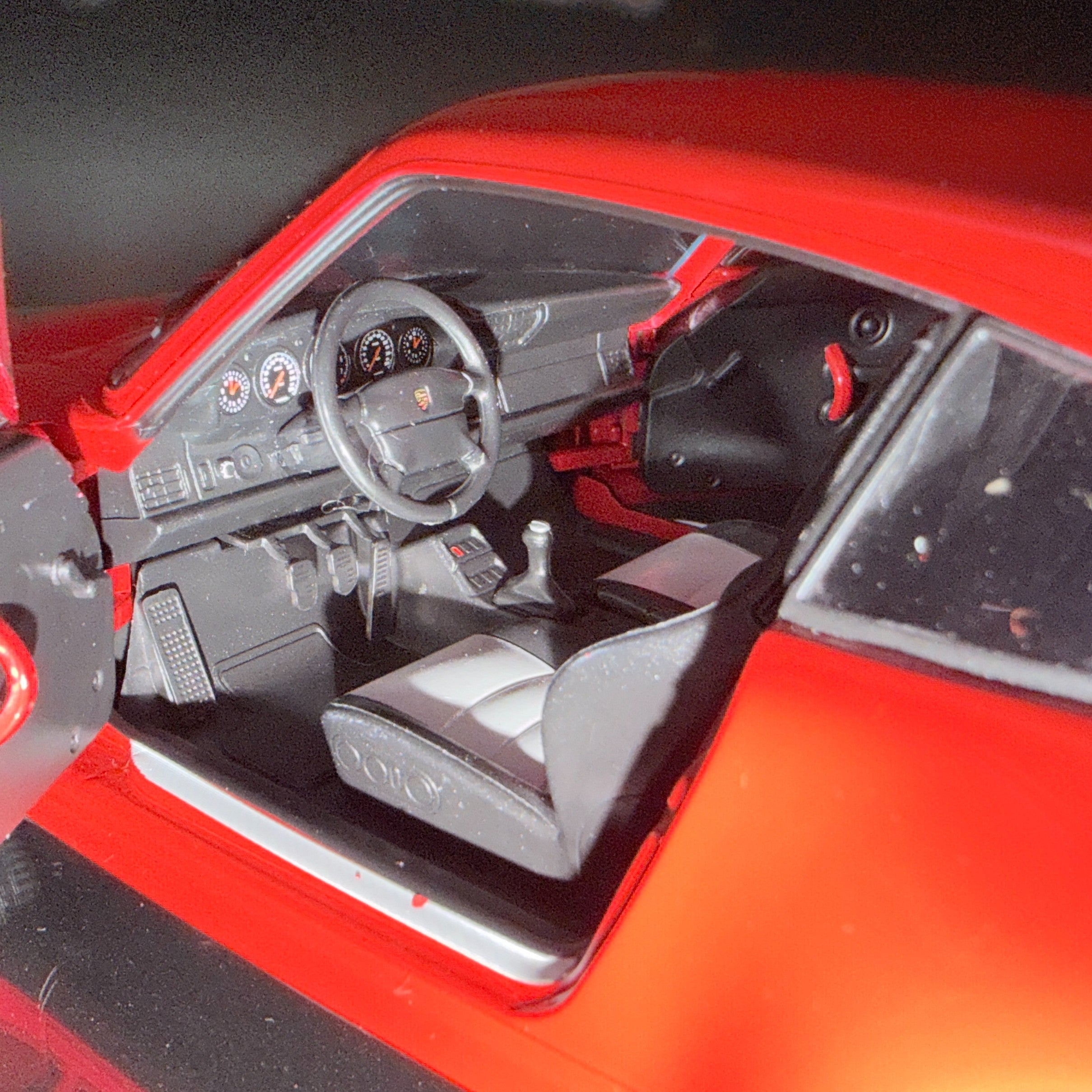 保时捷 911 993 Carrera RS 1997 印度红 1:18 Solido 经典跑车