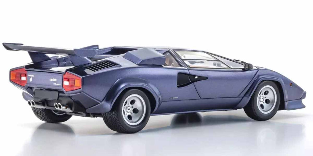 Lamborghini Countach LP5000 Quattrovalvole sötétkék 1:18 méretarányban, a Kyoshótól