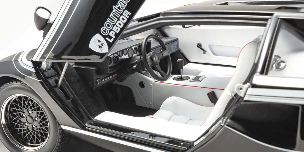 Lamborghini Countach LP500R – Schwarz im Maßstab 1:12 von KYOSHO