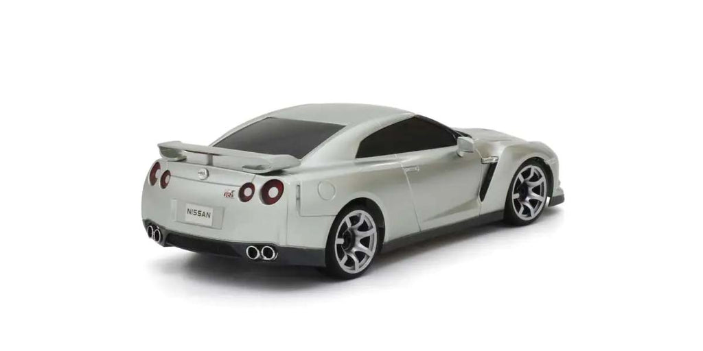 Primer Mini-Z Nissan GT-R (R35) Plateado – Coche RC 1:28 de KYOSHO