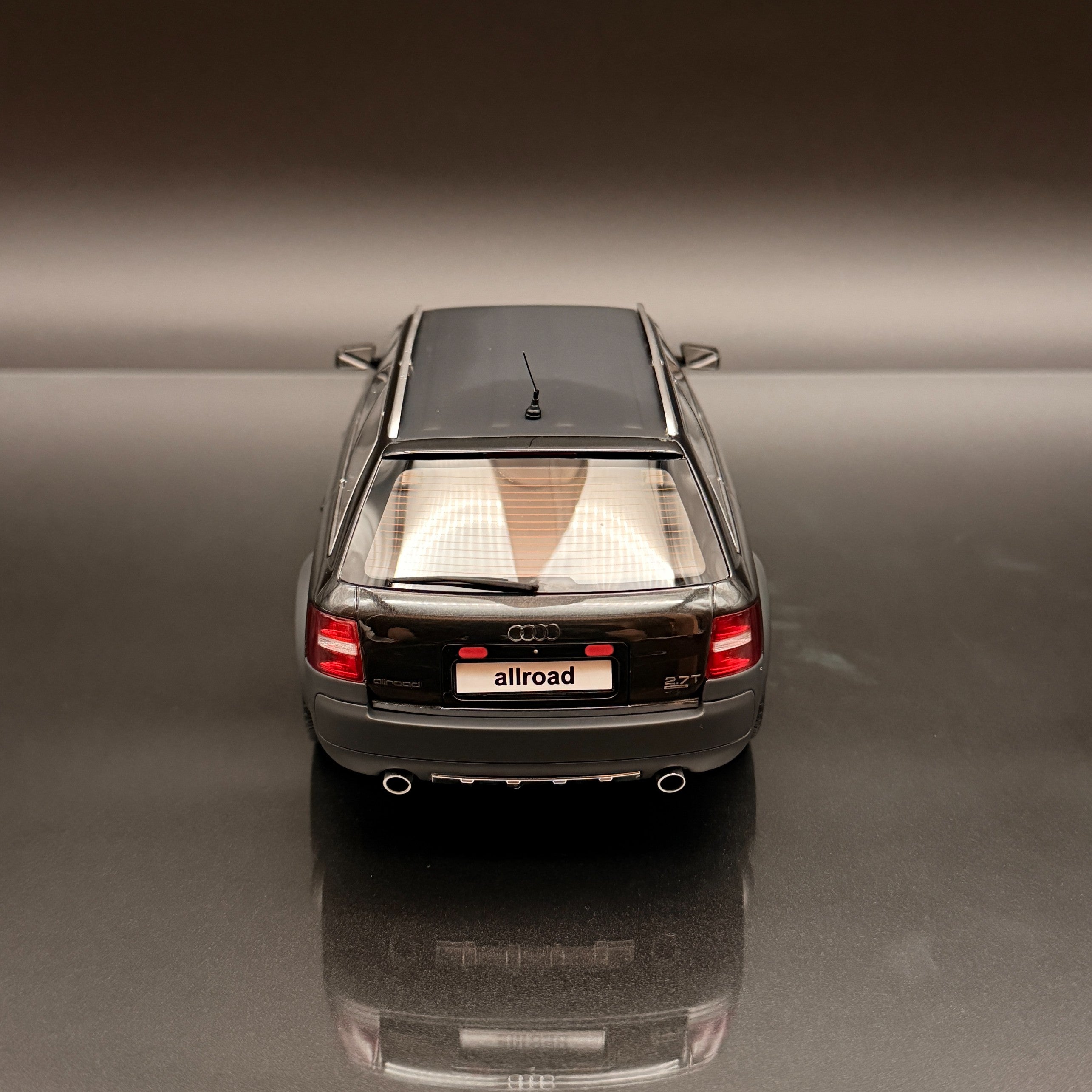 Audi A6 C5 Allroad 2000 Brilliant Black 1:18 OTTO OT1189 Premium Model