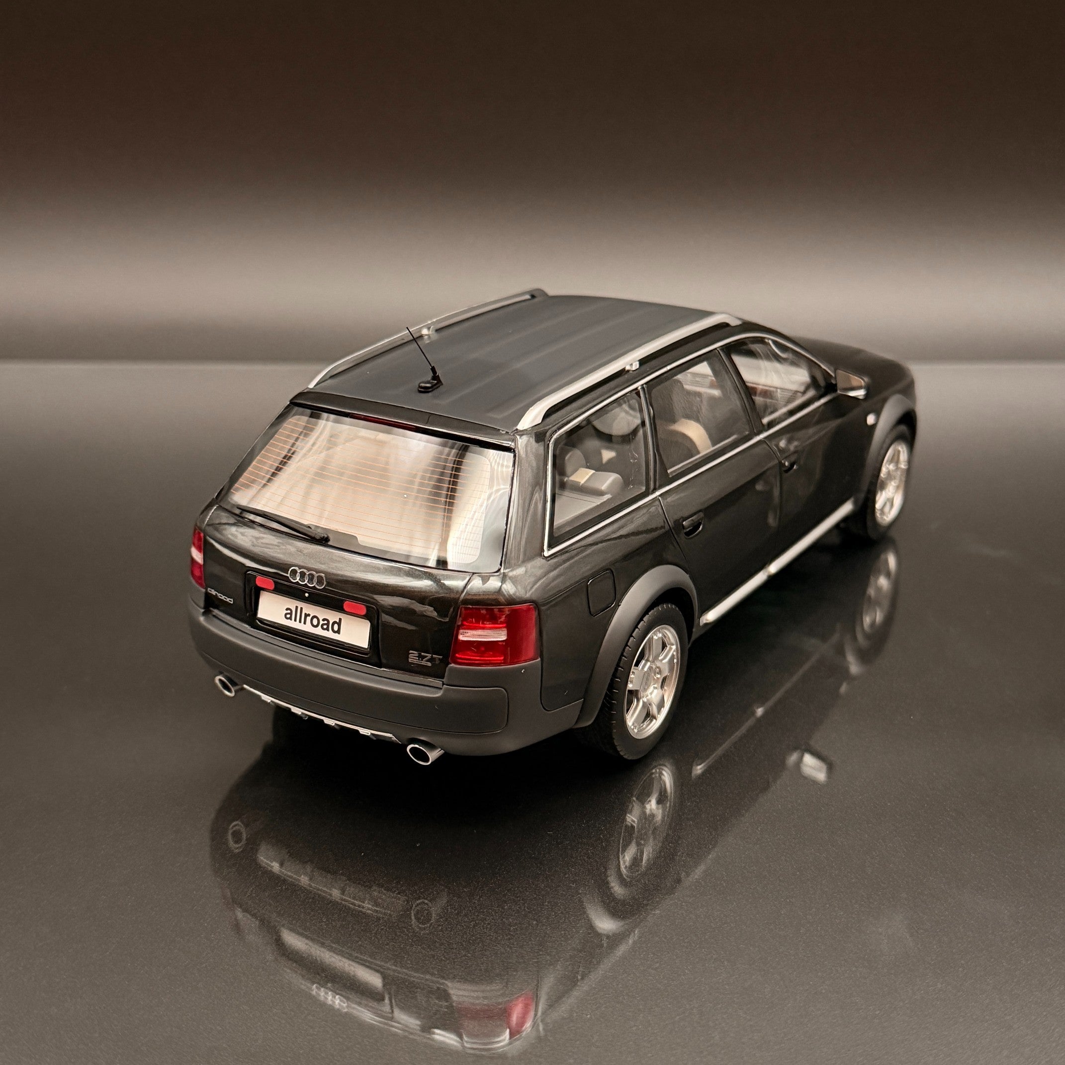 Audi A6 C5 Allroad 2000 Brilliant Black 1:18 OTTO OT1189 Premium Model