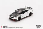 Nissan GT-R NISMO 2024 Brilliant White Pearl 1:64 Modellauto Die-Cast