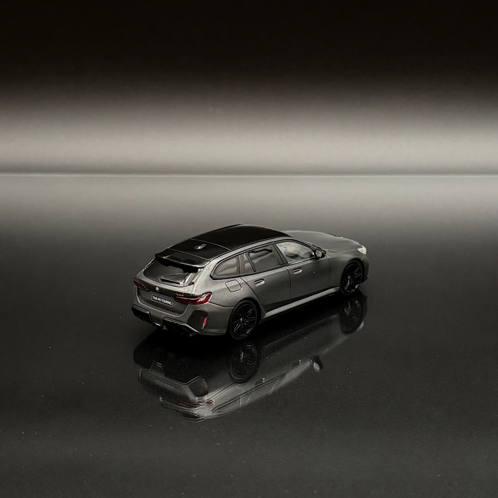 BMW M5 Touring 2024 Frozen Deep Grey 1:43 Solido Premium Model Car